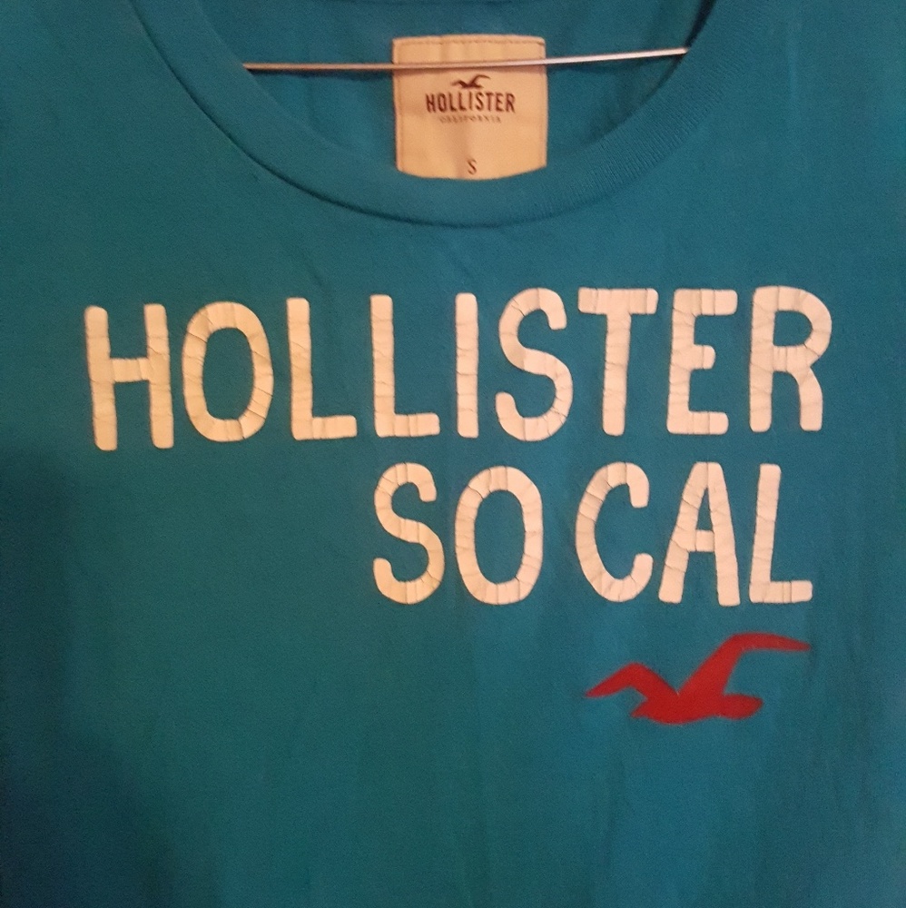 Hollister tee